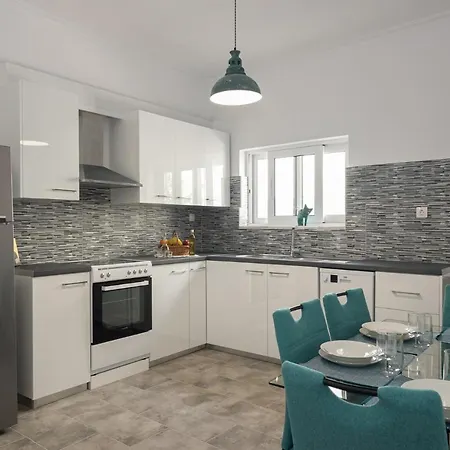 Manos House Apartment