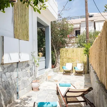 Апартаменты Manos House